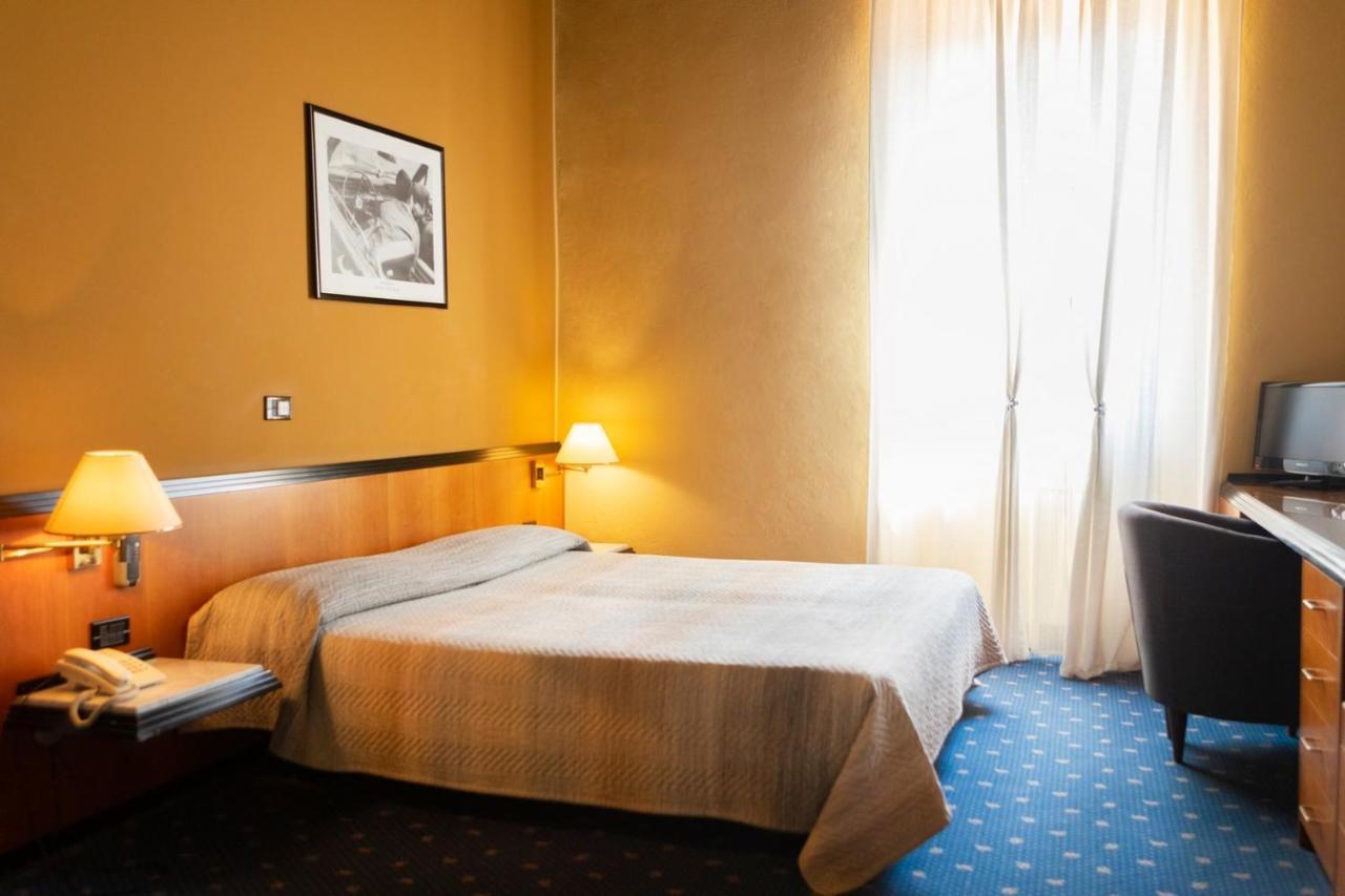 Hotel Milano Pool & Garden Salice Terme Exterior foto